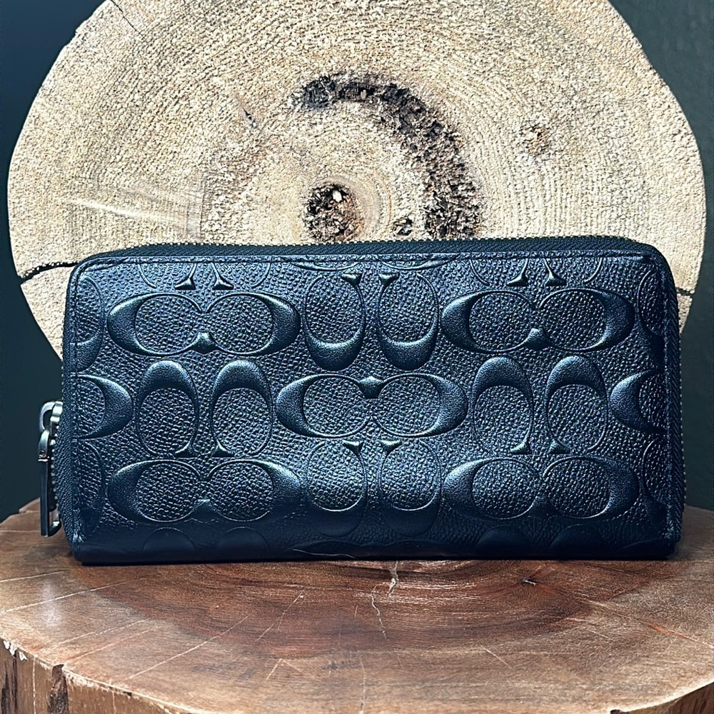 COACH Accordion Zip Wallet In Signature Embossed Leather